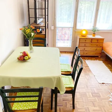 Strand Apartman *